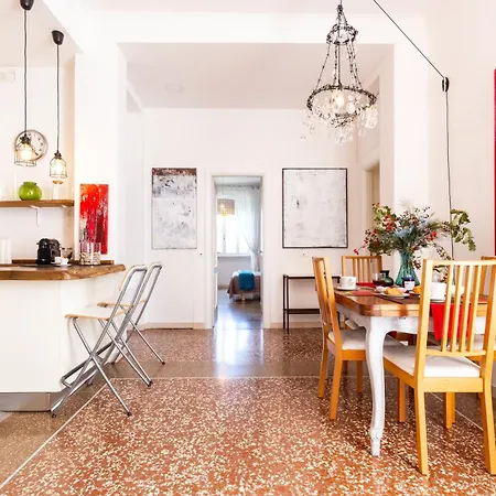 דירה Sunny Charming 3 Bdr, 3bath