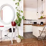 Sunny Charming 3 Bdr, 3bath *