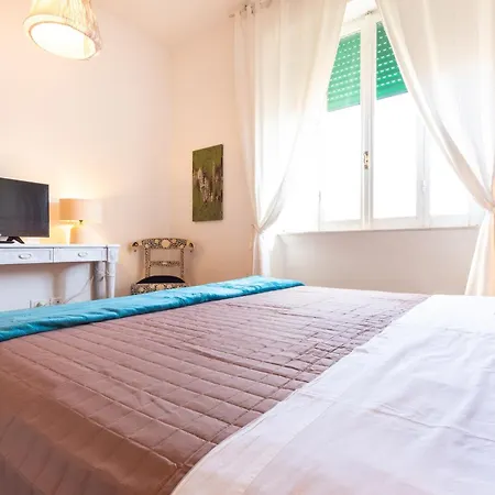 Sunny Charming 3 Bdr, 3bath アパート