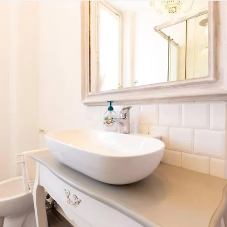 Sunny Charming 3 Bdr, 3bath Apartman Róma