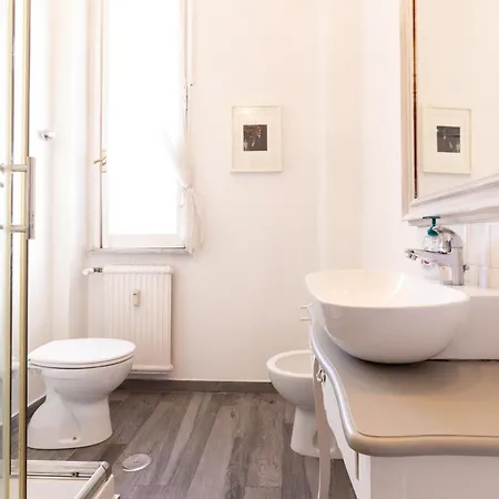 Sunny Charming 3 Bdr, 3bath