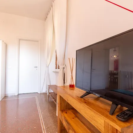 Sunny Charming 3 Bdr, 3bath *