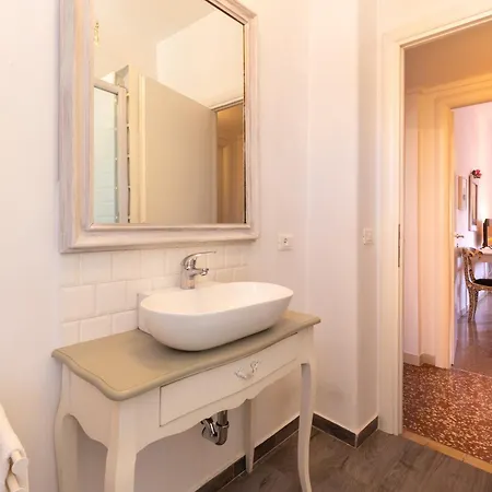 Sunny Charming 3 Bdr, 3bath Διαμέρισμα
