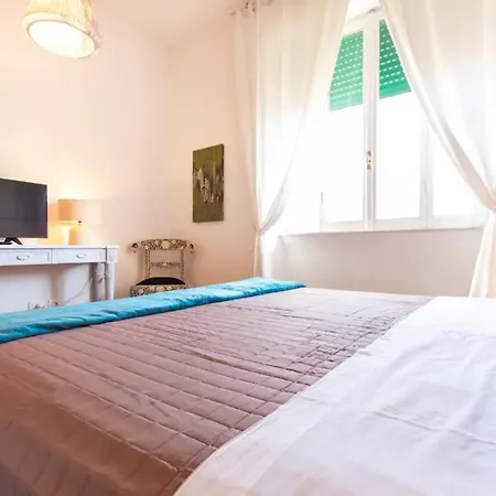 Sunny Charming 3 Bdr, 3bath Διαμέρισμα *